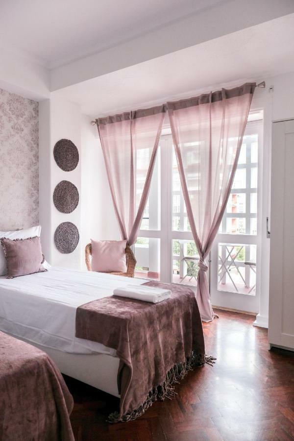 4U Lisbon Suites & Guesthouse VII Airport Kültér fotó